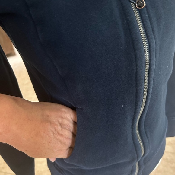 lululemon athletica Women's Dark Blue Zip-Up Hoodie SZ 6 - Picture 4 of 6